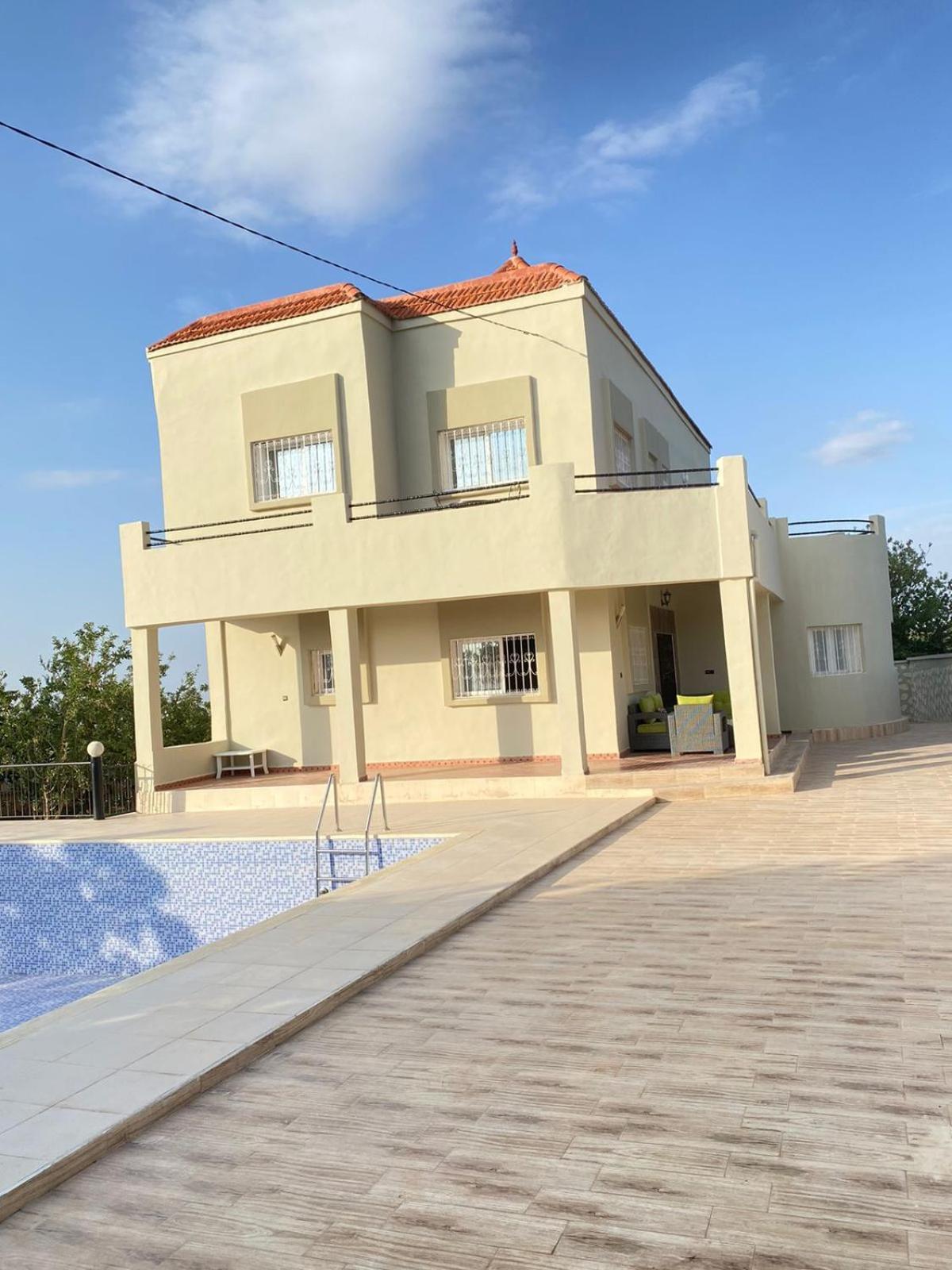 Haja - Beautiful With A Private Pool!